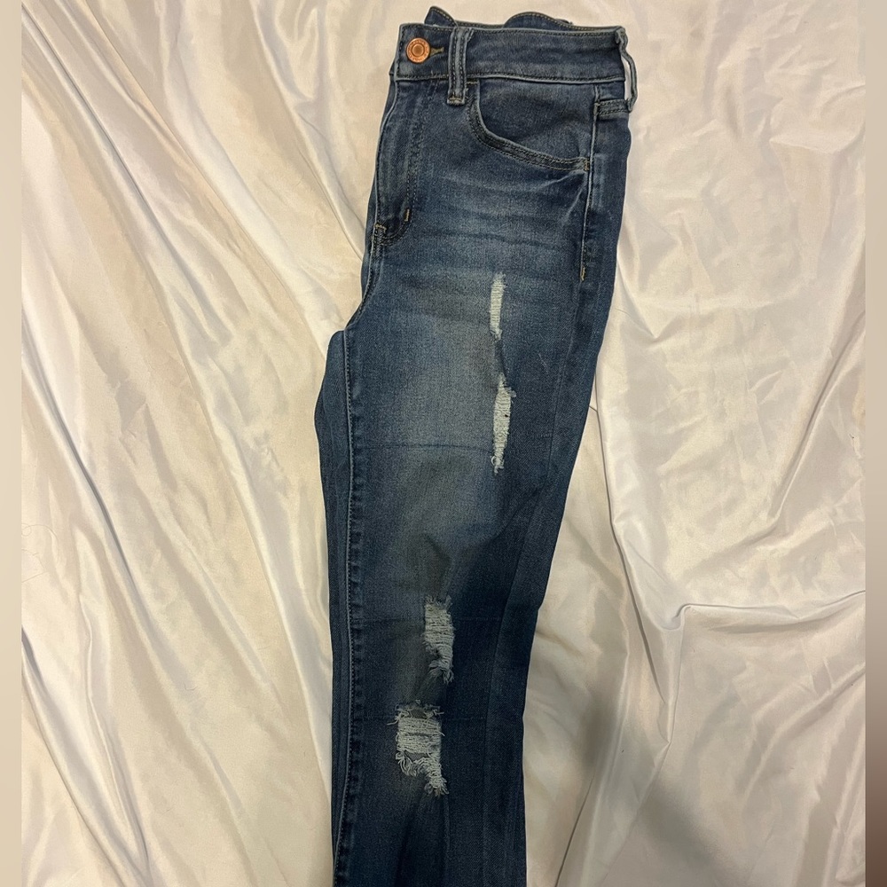 Juniors Vintage Vibe distressed jeans